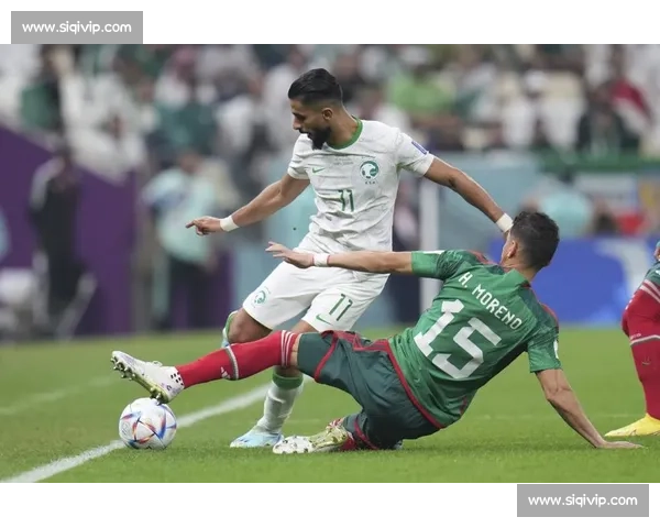 墨西哥 2-0 沙特晋级四强！维加破门 + 马杜乌龙锁定胜局