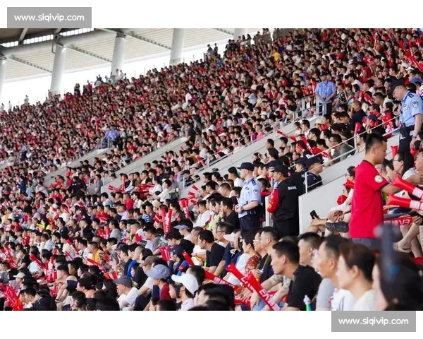 苏超赛场惊现 “江南四大才子”！魔性混搭经典音乐引爆全场笑点