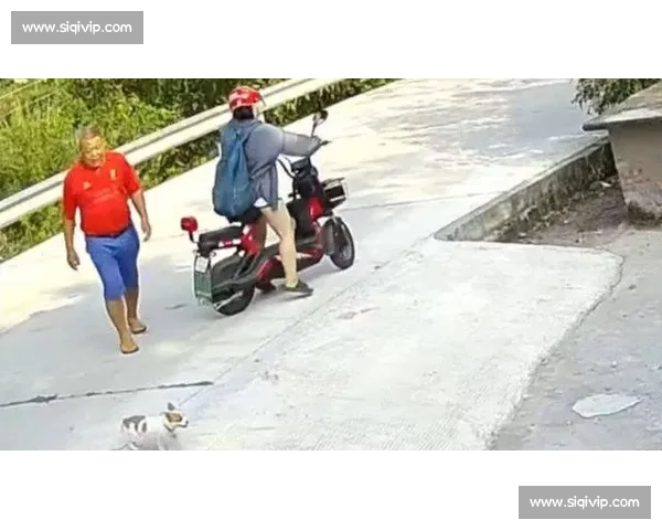 骑行男子路边歇息遇蹊跷：陌生女子强行推车被阻